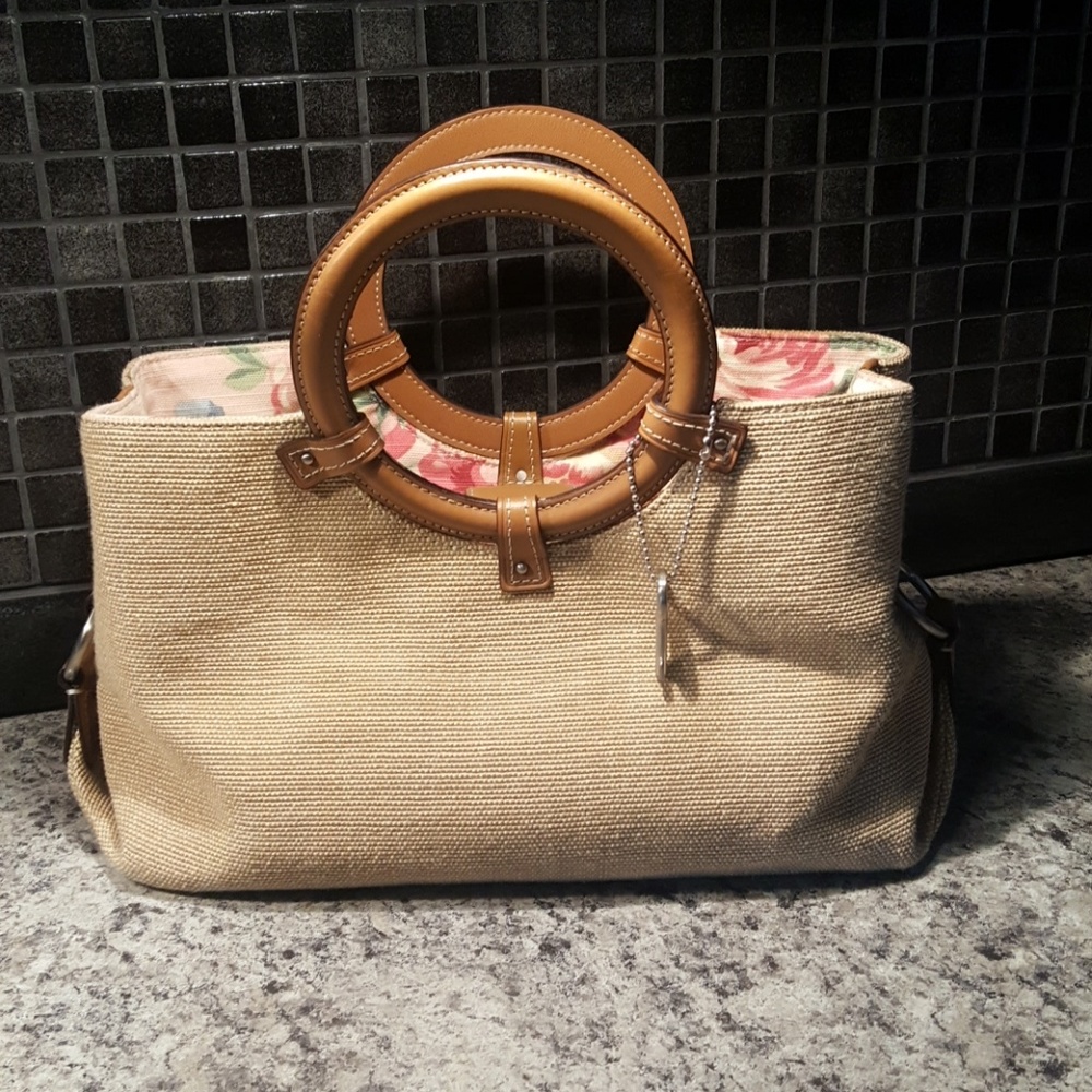 Fossil hand or shoulder bag